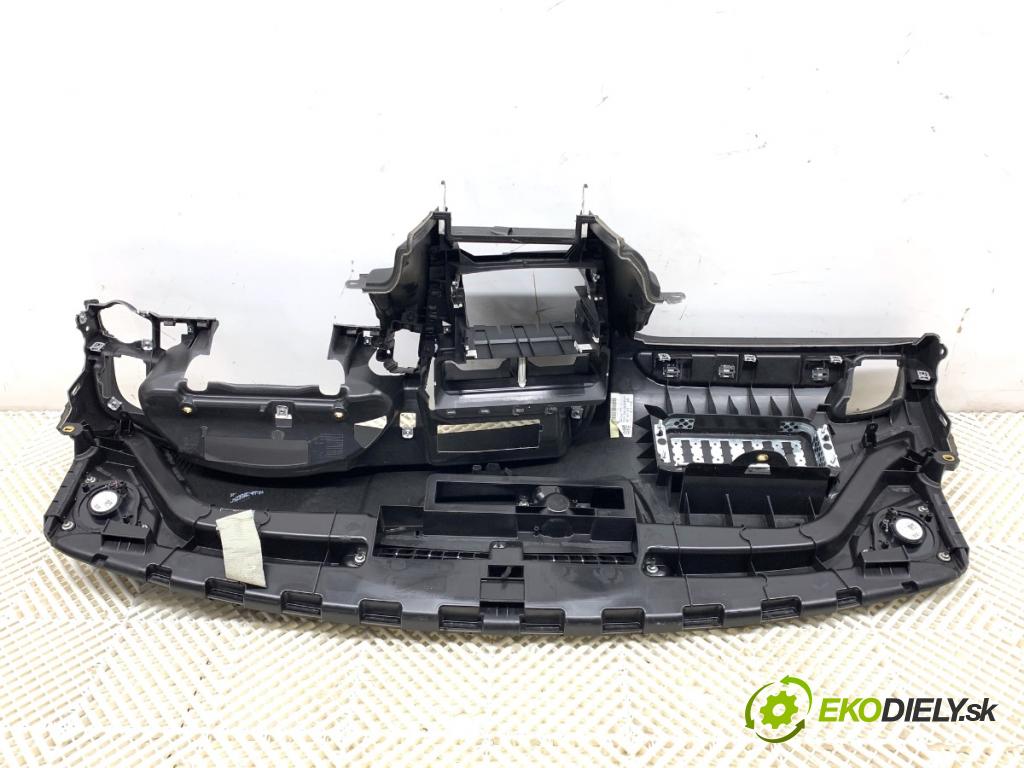 AUDI A4 B8 Kombi 2009 118 kW 1.8 TFSI 1798 Palubná doska 8K1857041 (Palubná doska)