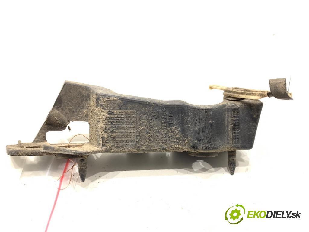 AUDI A4 B8 Kombi 2009 118 kW 1.8 TFSI 1798 Úchyt nárazníka pravy predný 8K0807284