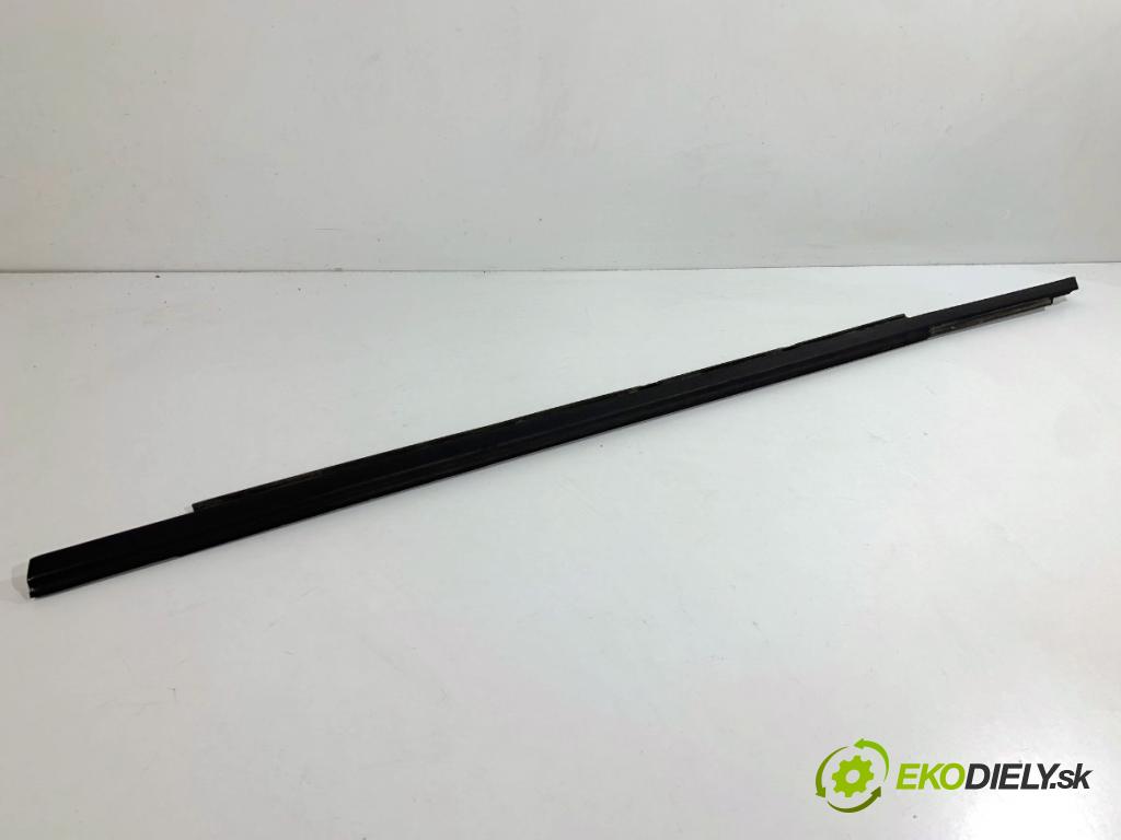 AUDI A4 B8 Kombi 2009 118 kW 1.8 TFSI 1798 Lišta Sbírání: predný ľavy 