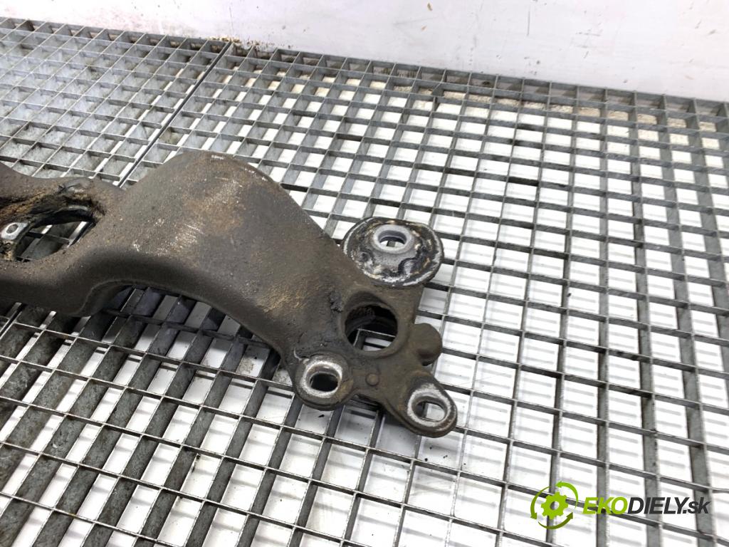 AUDI A4 B6 sedan 2003 96 kW 1.9 TDI 1896 Držiak prevodovky