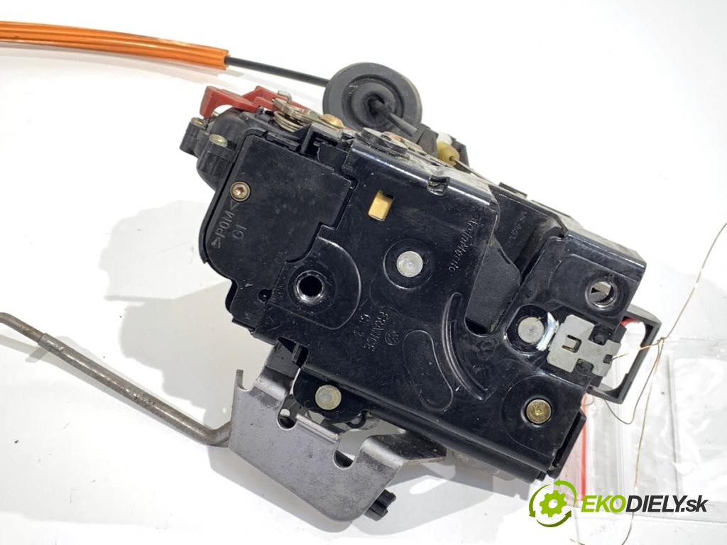 AUDI A4 B6 sedan 2003 96 kW 1.9 TDI 1896 zámok Dvere ľavy zad 8E0839015C