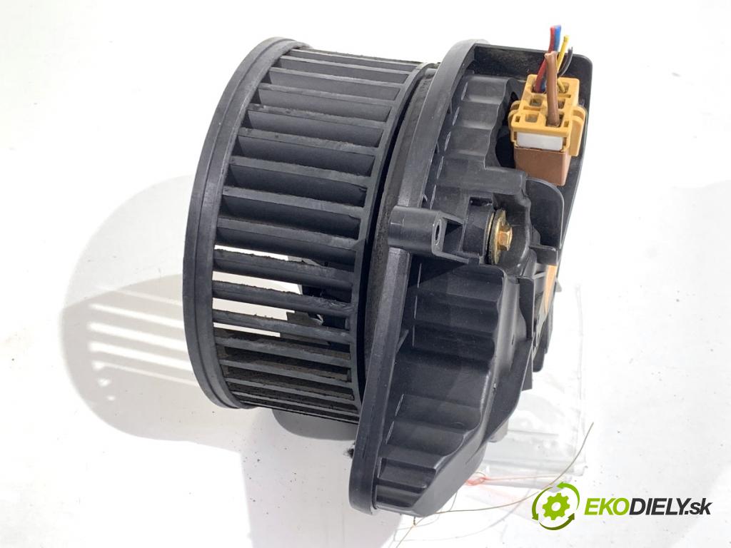 AUDI A4 B6 sedan 2003 96 kW 1.9 TDI 1896 ventilátor kúrenia 8E1820021E