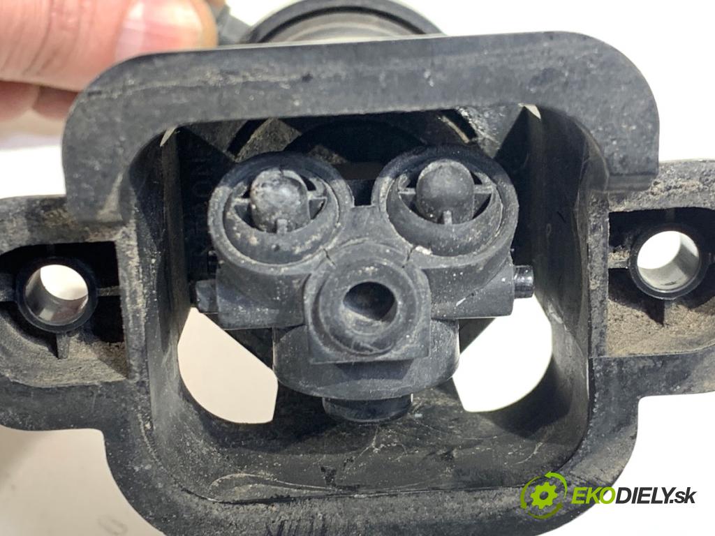 AUDI A4 B6 sedan 2003 96 kW 1.9 TDI 1896 ostrekovača svetla ľavy predný