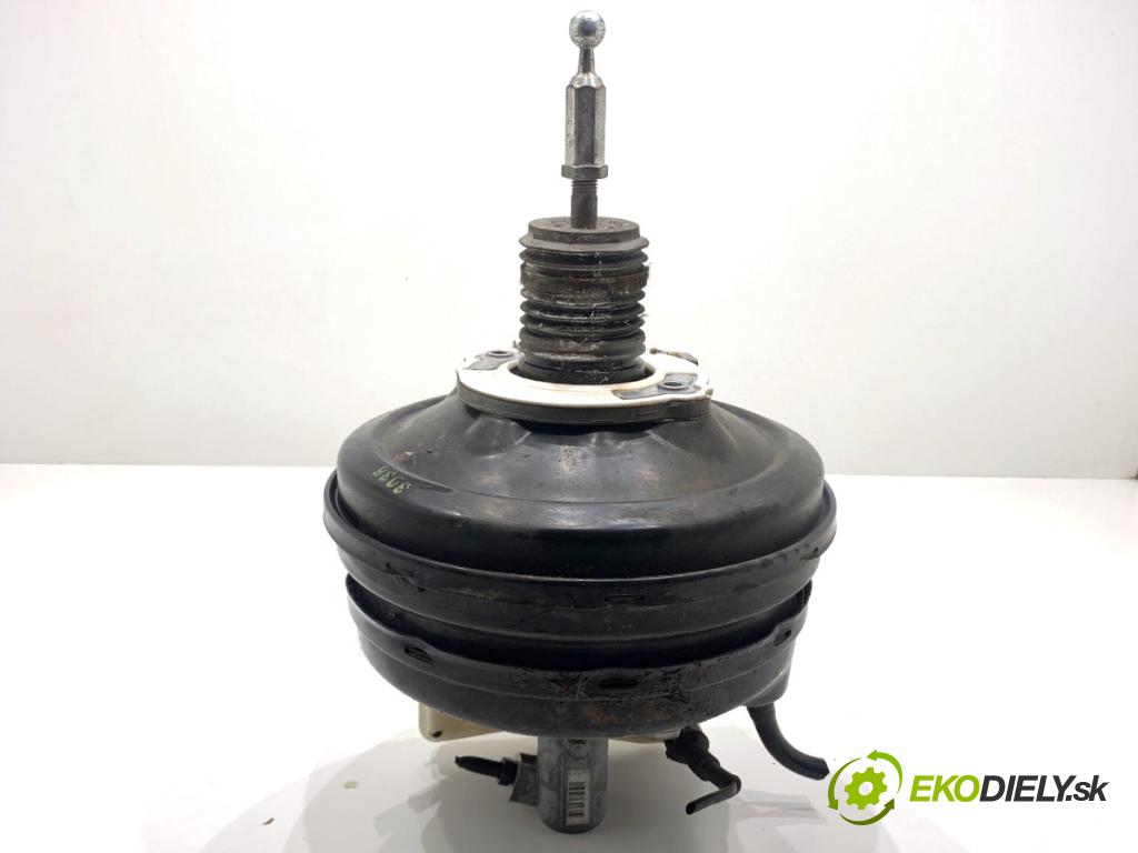 AUDI A4 B6 sedan 2003 96 kW 1.9 TDI 1896 Posilovač bŕzd 8E0612105M