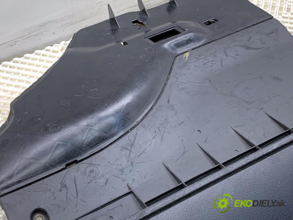 AUDI A4 B6 sedan 2003 96 kW 1.9 TDI 1896 Priehradka, kastlík spolujazdca 8E1857035 (Priehradka (kastlík))