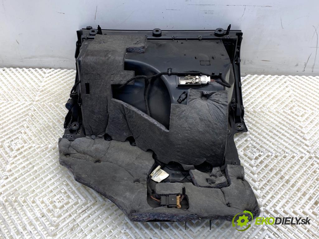 AUDI A4 B6 sedan 2003 96 kW 1.9 TDI 1896 Priehradka, kastlík spolujazdca 8E1857035 (Priehradka (kastlík))