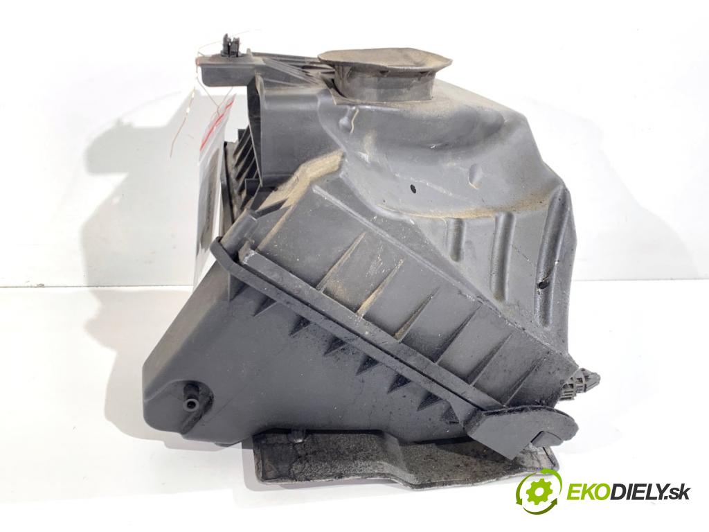 AUDI A4 B6 sedan 2003 96 kW 1.9 TDI 1896 Obal filtra vzduchu 038133835J 038133837Q (Obal vzduchového filtra)