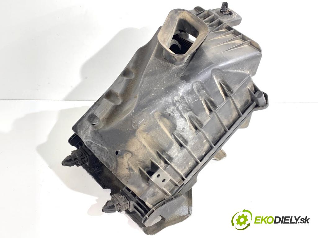 AUDI A4 B6 sedan 2003 96 kW 1.9 TDI 1896 Obal filtra vzduchu 038133835J 038133837Q (Obal vzduchového filtra)