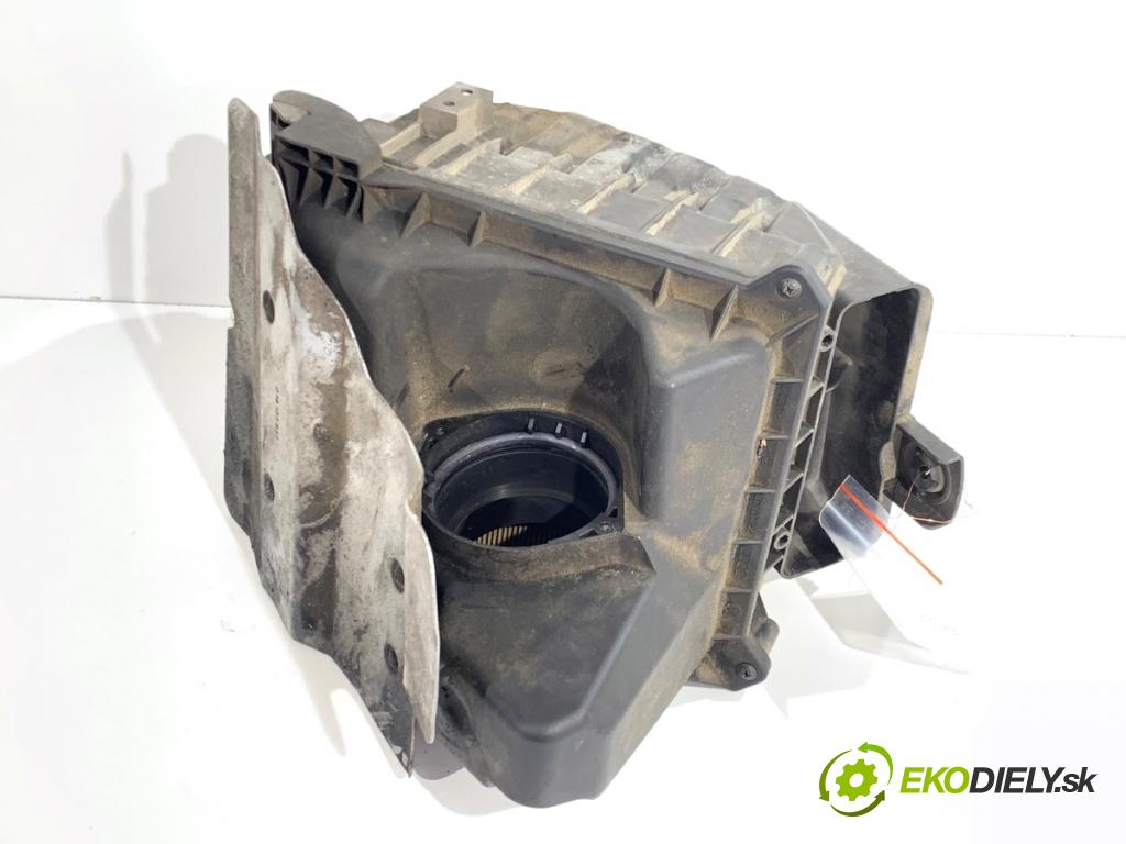 AUDI A4 B6 sedan 2003 96 kW 1.9 TDI 1896 Obal filtra vzduchu 038133835J 038133837Q (Obal vzduchového filtra)