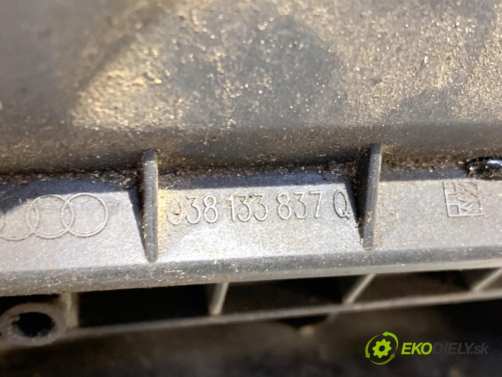 AUDI A4 B6 sedan 2003 96 kW 1.9 TDI 1896 Obal filtra vzduchu 038133835J 038133837Q (Obal vzduchového filtra)