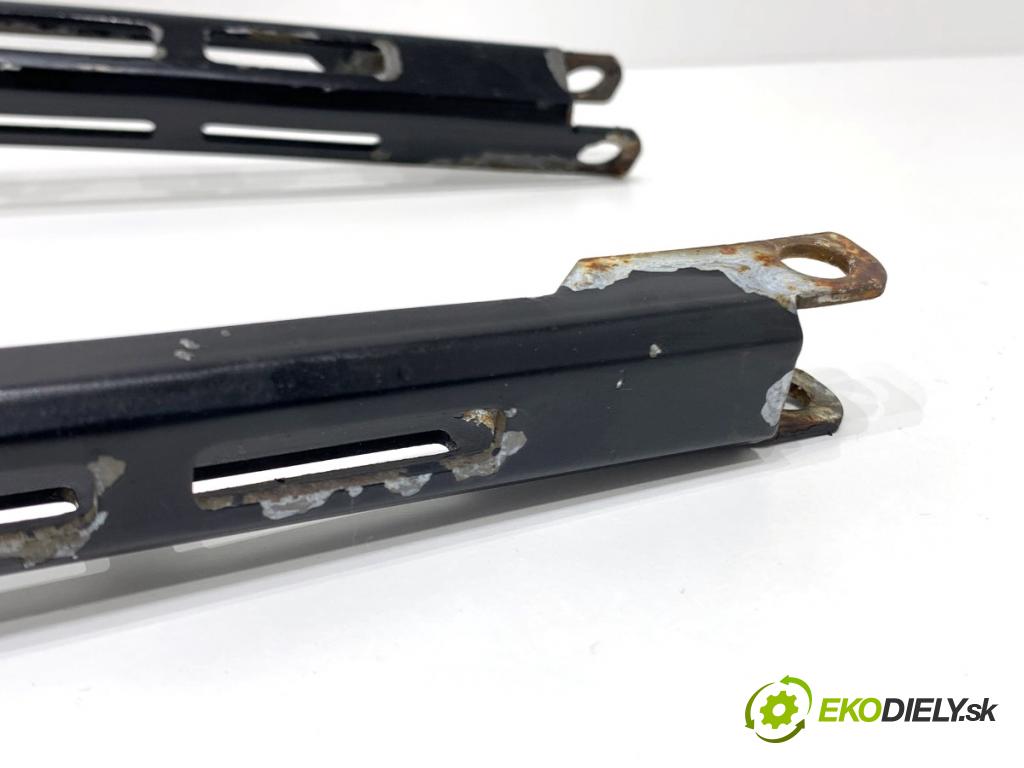 AUDI A4 B6 sedan 2003 96 kW 1.9 TDI 1896 ramena stěrače přední část 8E1955407A