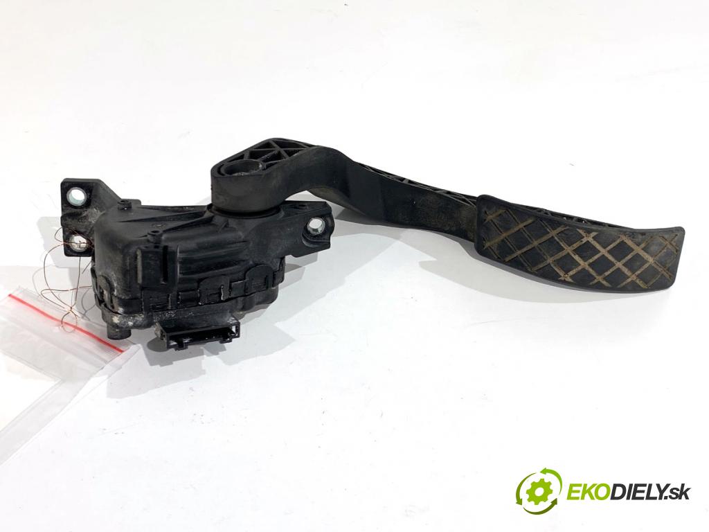 AUDI A4 B6 sedan 2003 96 kW 1.9 TDI 1896 Potenciometer plynu 8E1721523B (Potenciometer plynového pedálu)