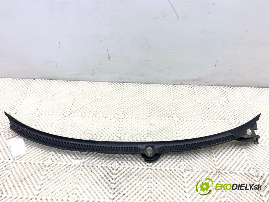 AUDI A4 B6 sedan 2003 96 kW 1.9 TDI 1896 Torpédo, plast pod čelné okno 8E1819403 (Torpédo (plast pod čelným sklom))