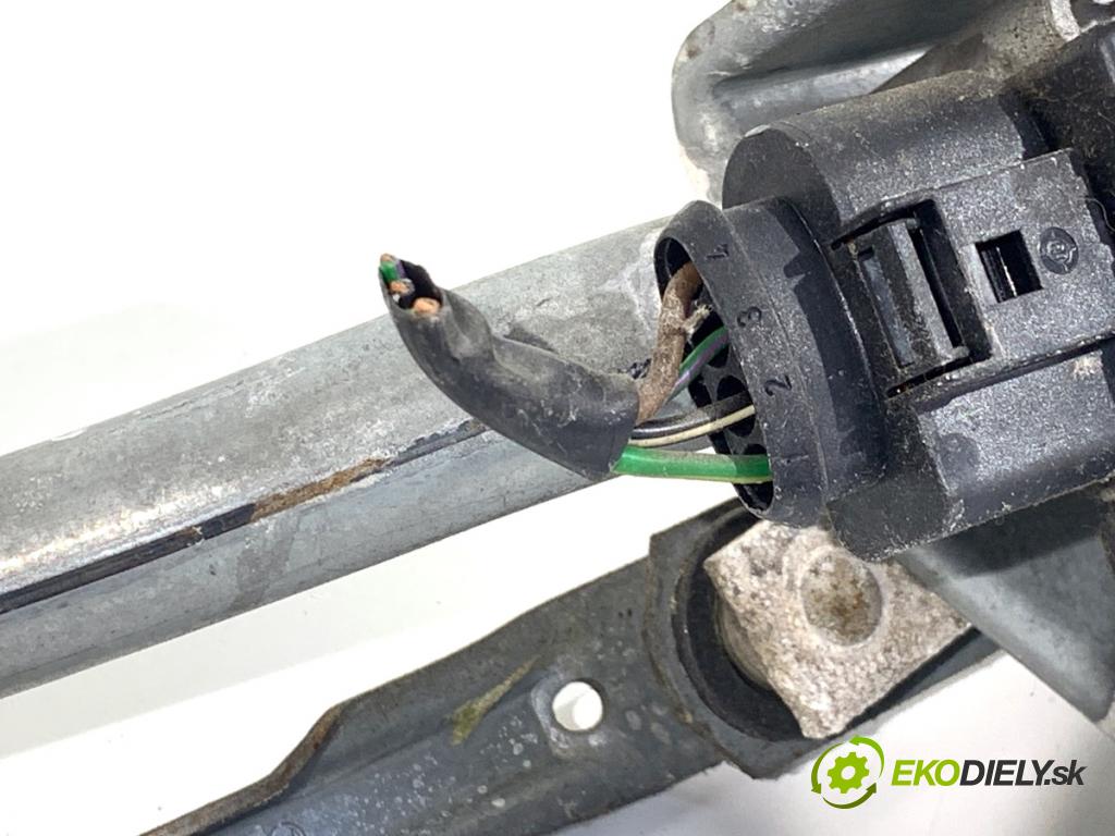 AUDI A4 B6 sedan 2003 96 kW 1.9 TDI 1896 Mechanizmus stieračov predný 8E1955119 (Motorček stieračov predný)