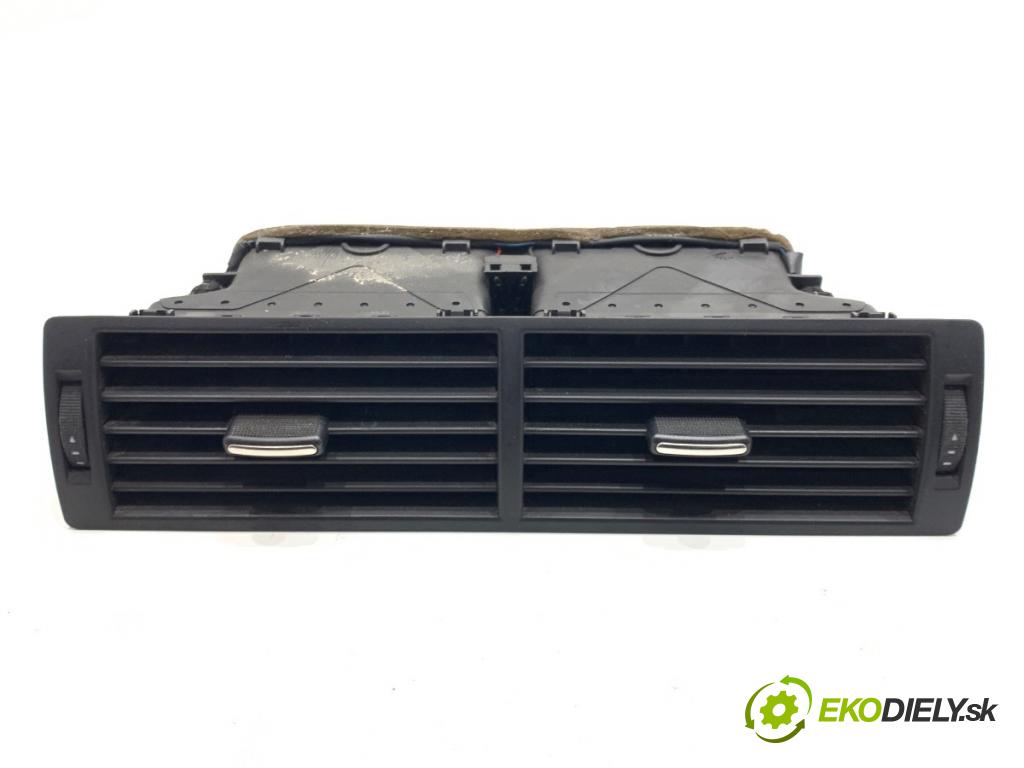 AUDI A4 B6 sedan 2003 96 kW 1.9 TDI 1896 Mriežky kúrenia predný 8E0820951H