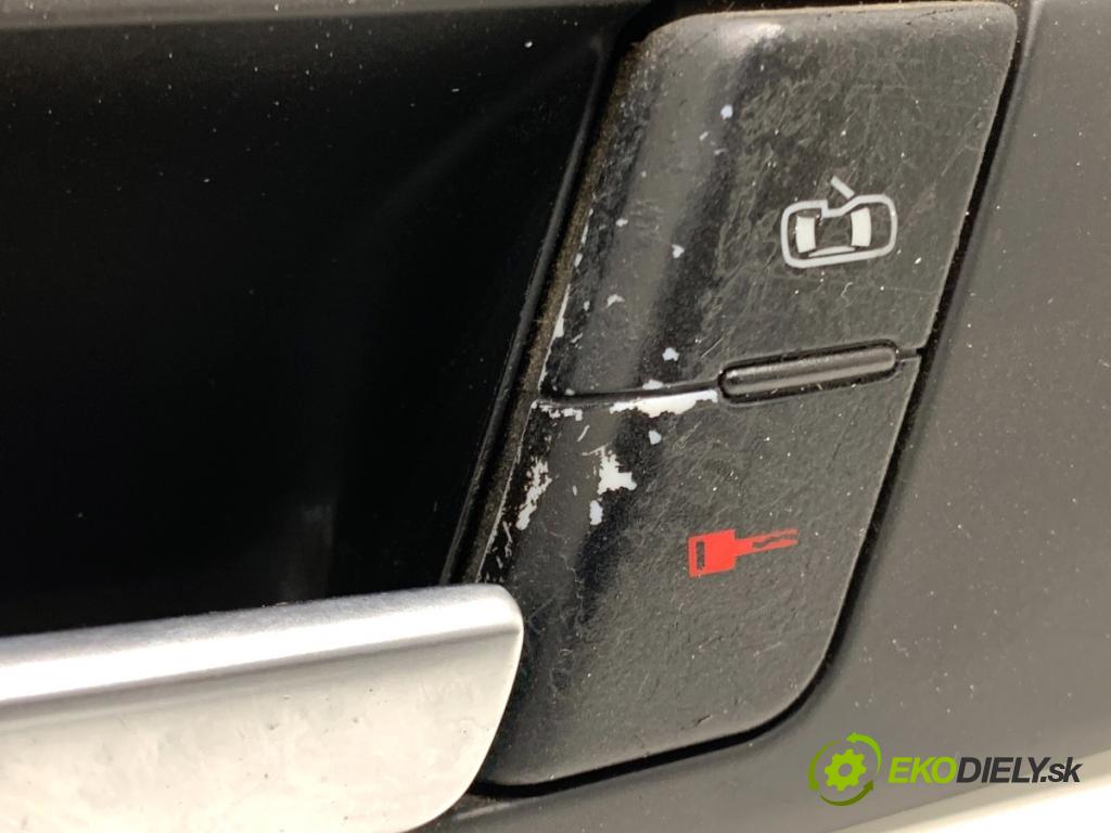 AUDI A4 B6 sedan 2003 96 kW 1.9 TDI 1896 Kľučka vnútorná ľavy predný