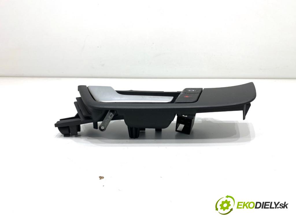 AUDI A4 B6 sedan 2003 96 kW 1.9 TDI 1896 Kľučka vnútorná ľavy predný