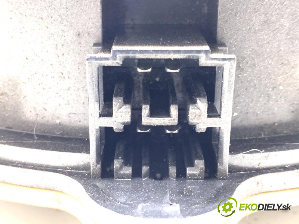 AUDI A4 B6 sedan 2003 96 kW 1.9 TDI 1896 reproduktor 8E0035411