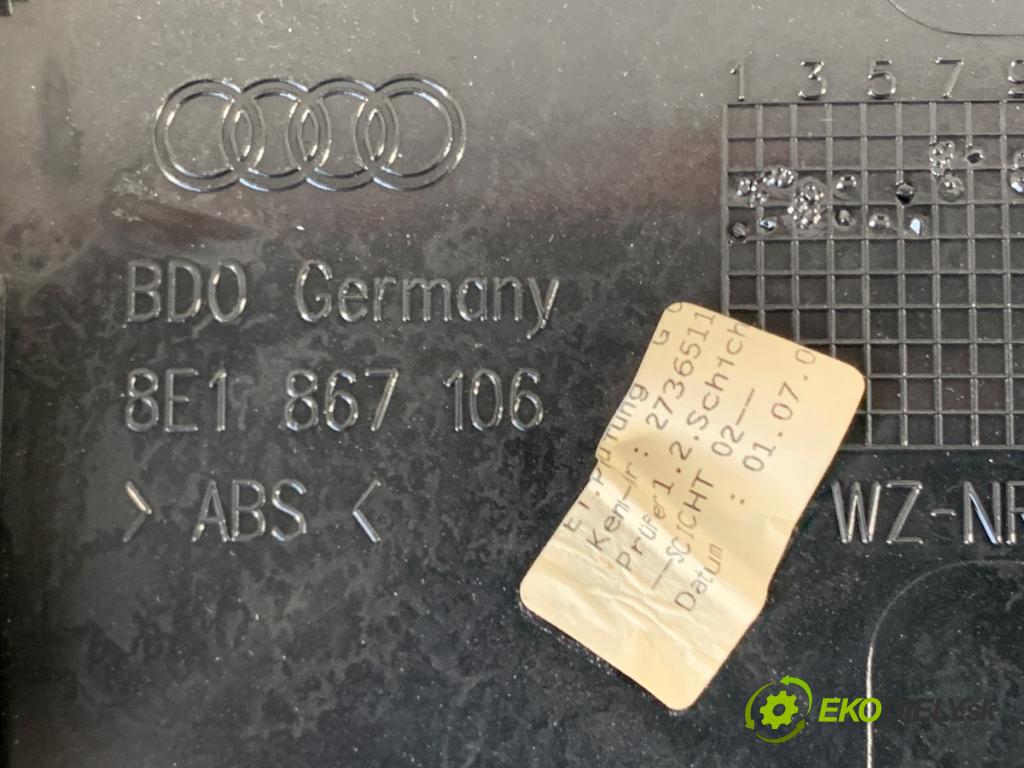 AUDI A4 B6 sedan 2003 96 kW 1.9 TDI 1896 čalúnenie Dvere pravy predný