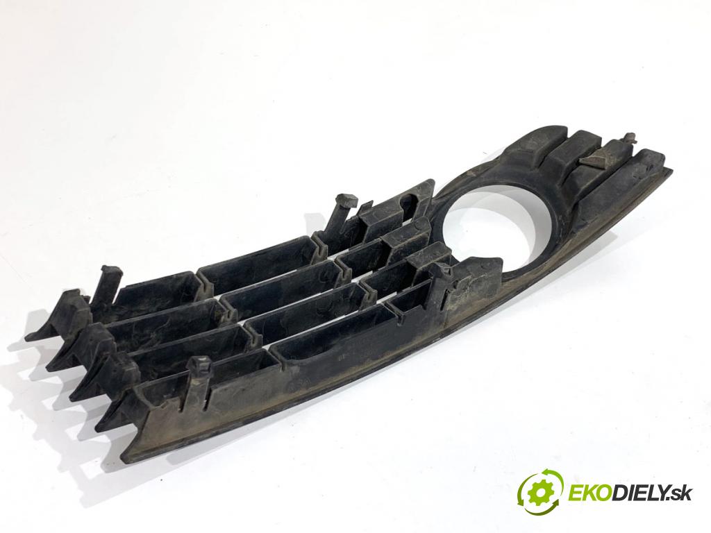 AUDI A4 B6 sedan 2003 96 kW 1.9 TDI 1896 Mriežky nárazníka ľavy predný 8E0807681