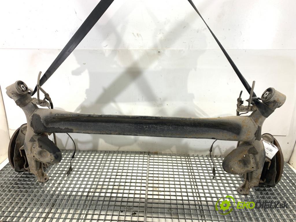 NISSAN QASHQAI J11 SUV 2014 96 kW 1.6 dCi 1598 výztuha zadní část