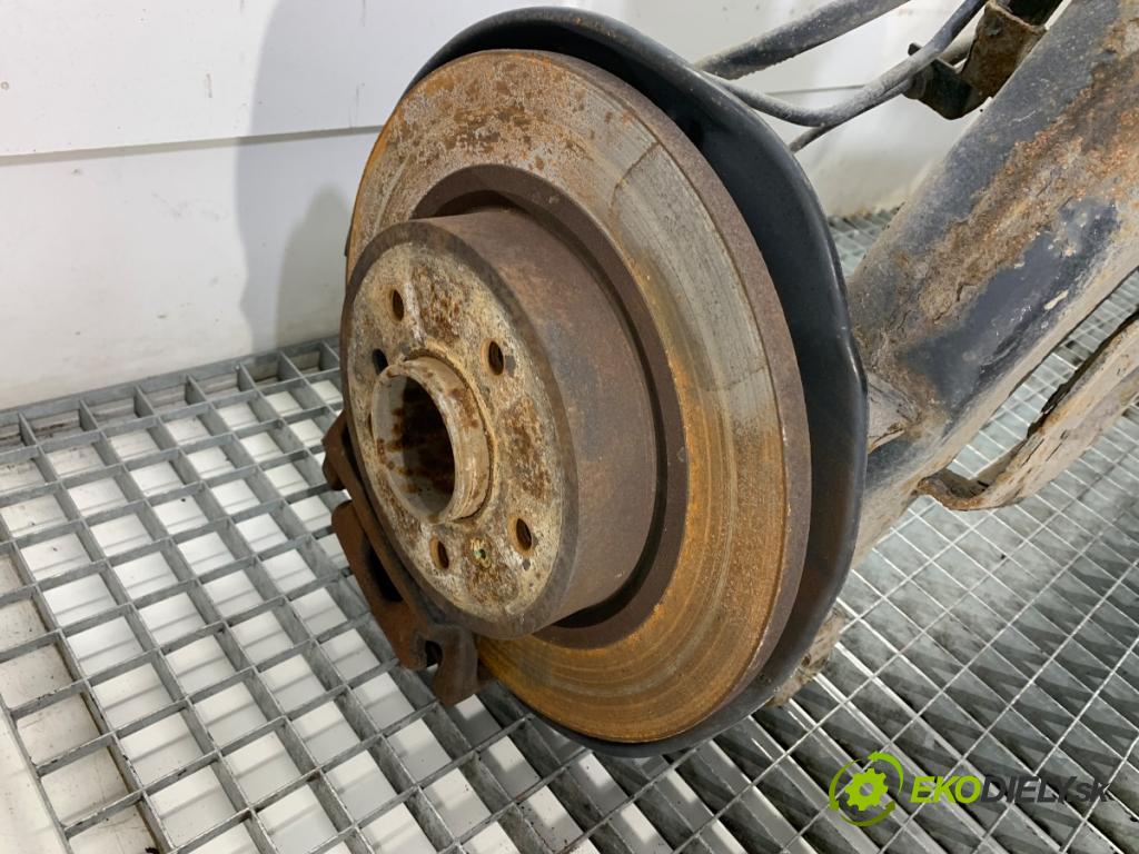 NISSAN QASHQAI J11 SUV 2014 96 kW 1.6 dCi 1598 výztuha zadní část