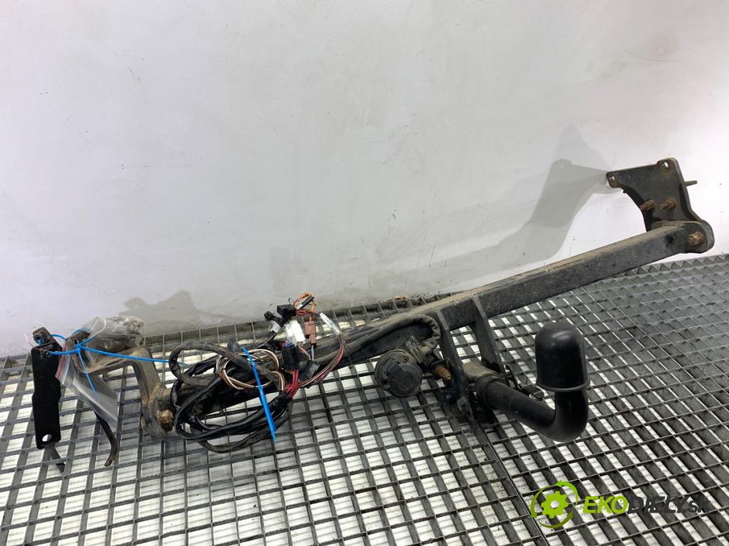 NISSAN QASHQAI J11 SUV 2014 96 kW 1.6 dCi 1598 Hák ťažné zariadenie  (Ťažné zariadenie)