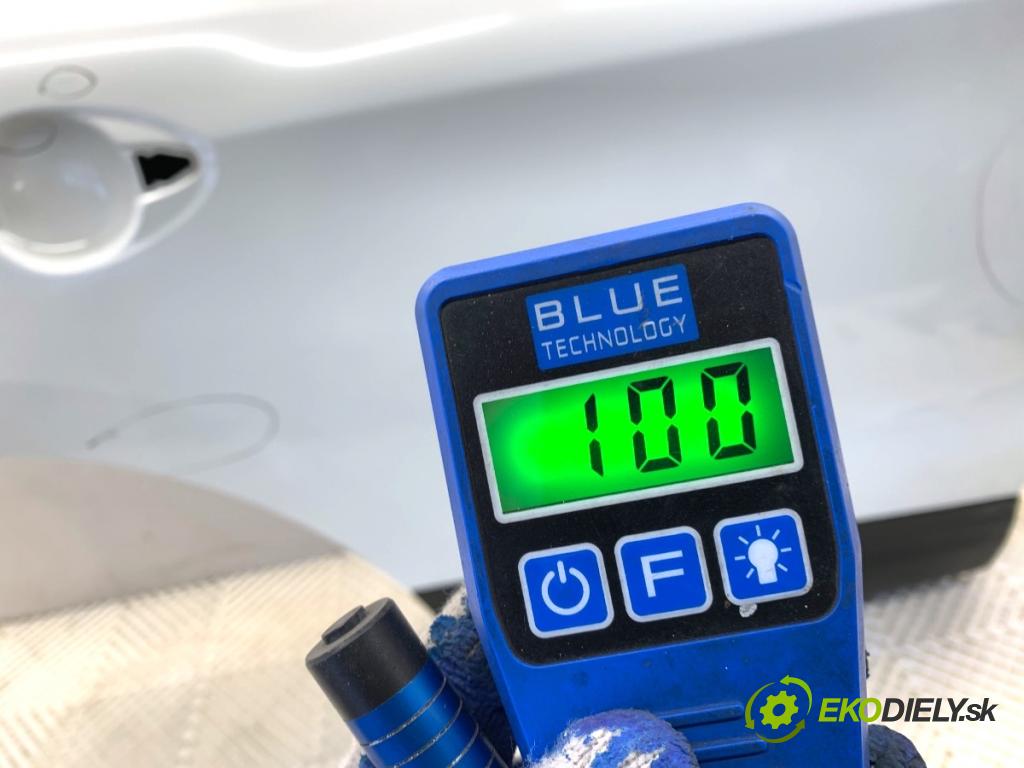 NISSAN QASHQAI J11 SUV 2014 96 kW 1.6 dCi 1598 dveře pravý zadní část