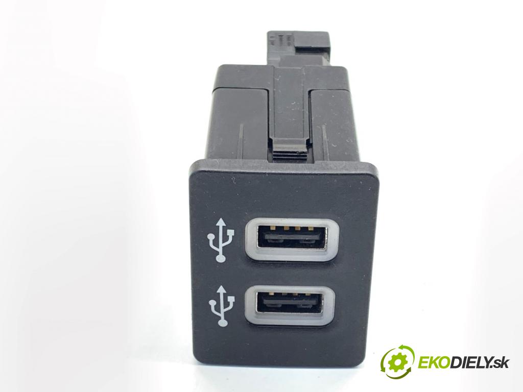 FORD ECOSPORT SUV 2018 122 kW 2.0 Ti-VCT 1999 HNÍZDO: USB HC3T-14F014-AC