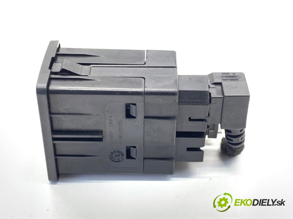 FORD ECOSPORT SUV 2018 122 kW 2.0 Ti-VCT 1999 HNÍZDO: USB HC3T-14F014-AC