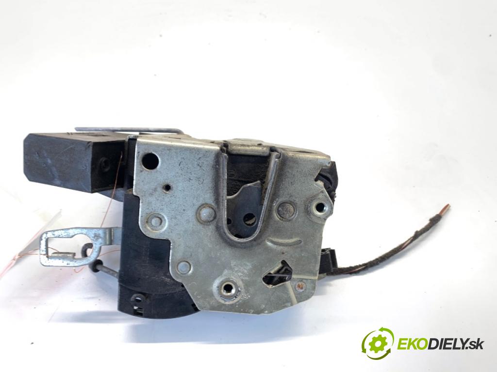 BMW E36 liftback 1999 77 kW 316 i 1895 zámok dveře levý přední část 