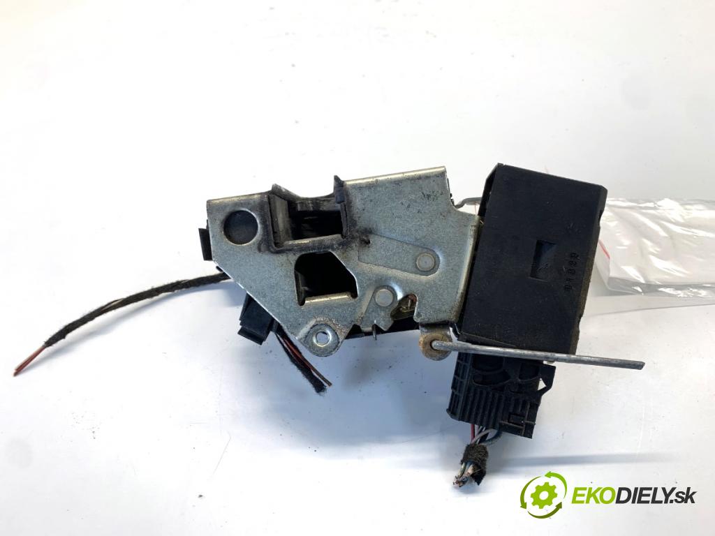 BMW E36 liftback 1999 77 kW 316 i 1895 zámok Dvere ľavy predný