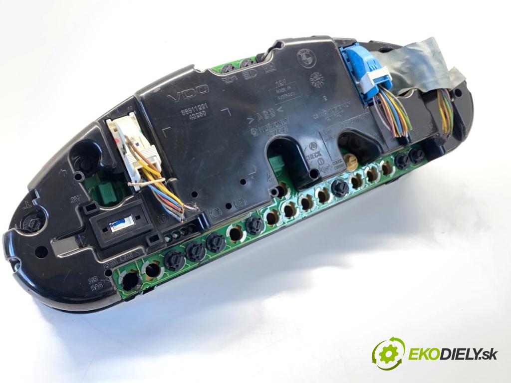 BMW E36 liftback 1999 77 kW 316 i 1895 prístrojovka 8381858 (Přístrojová deska)