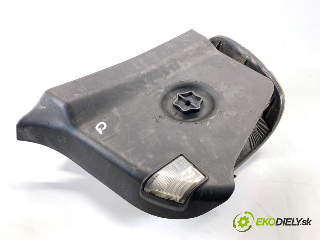 BMW E36 liftback 1999 77 kW 316 i 1895 Svetlo pravy zad