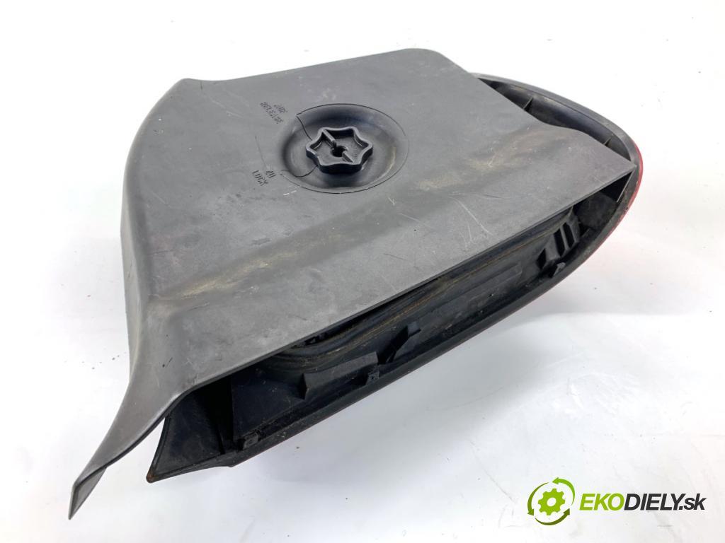 BMW E36 liftback 1999 77 kW 316 i 1895 Svetlo ľavy zad