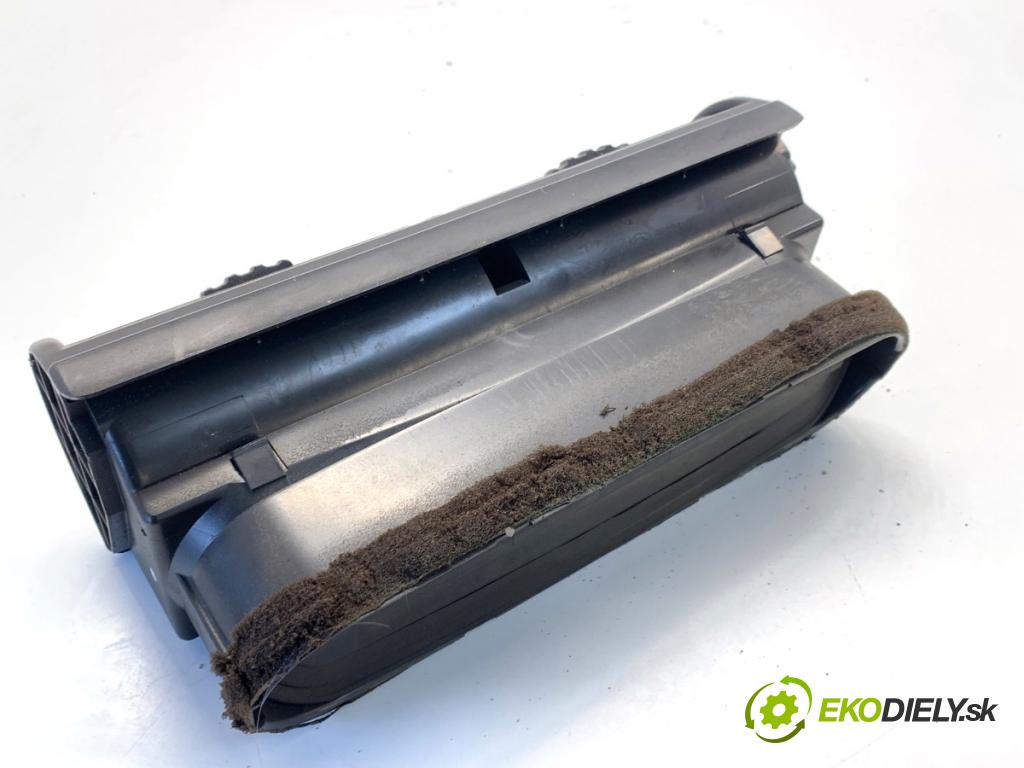 BMW E36 liftback 1999 77 kW 316 i 1895 Mriežky kúrenia predný 8390216