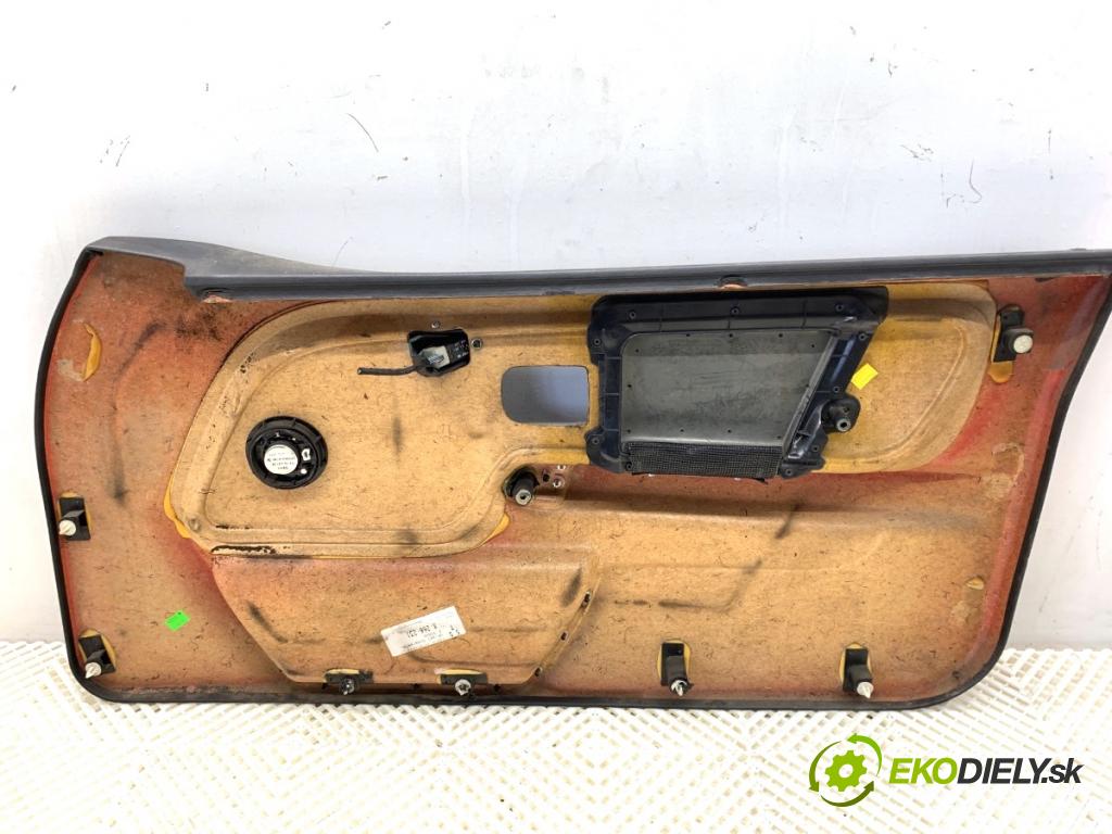BMW E36 liftback 1999 77 kW 316 i 1895 ča dveře levý přední část