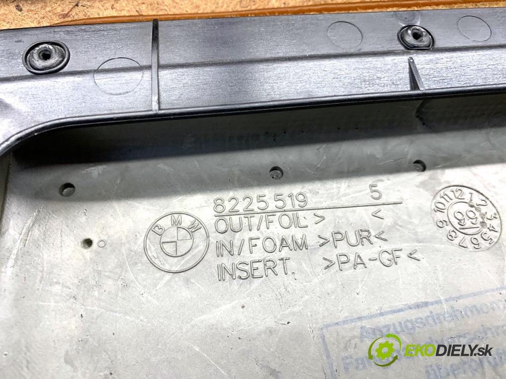 BMW E36 liftback 1999 77 kW 316 i 1895 ča dveře levý přední část