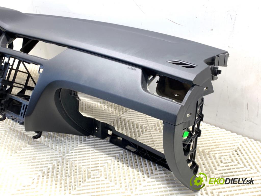 SKODA OCTAVIA III Kombi 2015 110 kW 2.0 TDI 1968 Palubná doska 5E1857091 (Palubná doska)