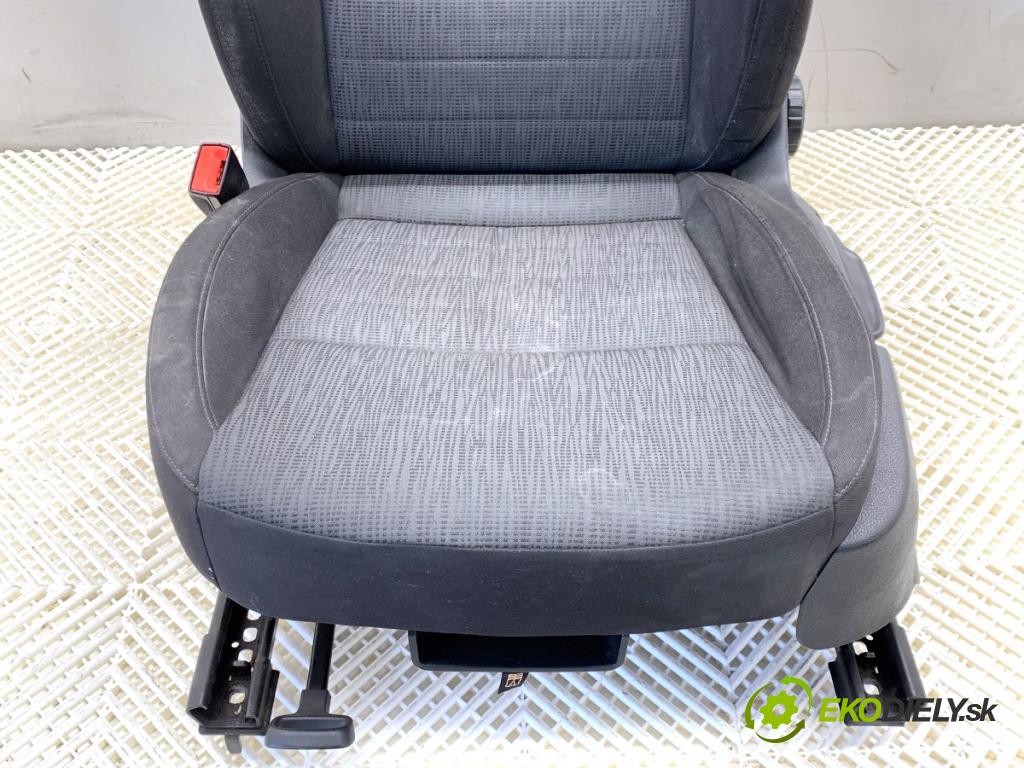 SKODA OCTAVIA III Kombi 2015 110 kW 2.0 TDI 1968 Sedadlo ľavy predný