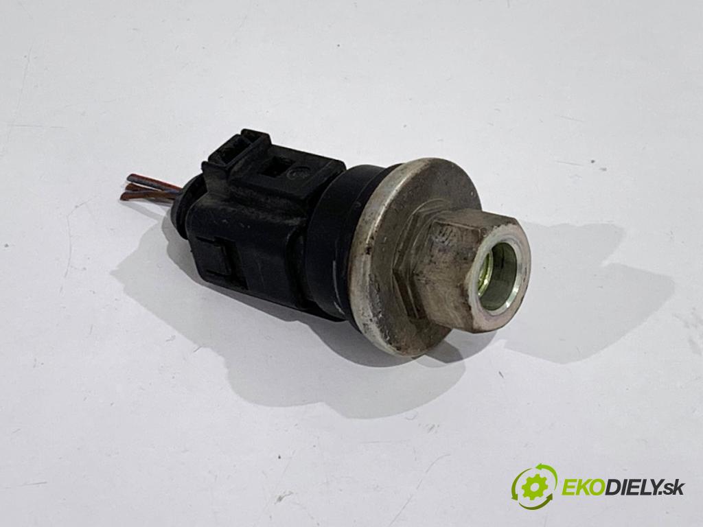 AUDI A4 B6 sedan 2003 96 kW 1.9 TDI 1896 Snímač klimatizácie 8Z0959126 (Snímač klimatizácie)