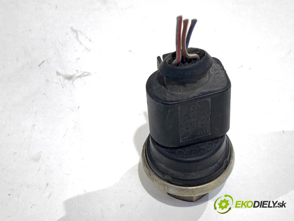 AUDI A4 B6 sedan 2003 96 kW 1.9 TDI 1896 Snímač klimatizácie 8Z0959126 (Snímač klimatizácie)