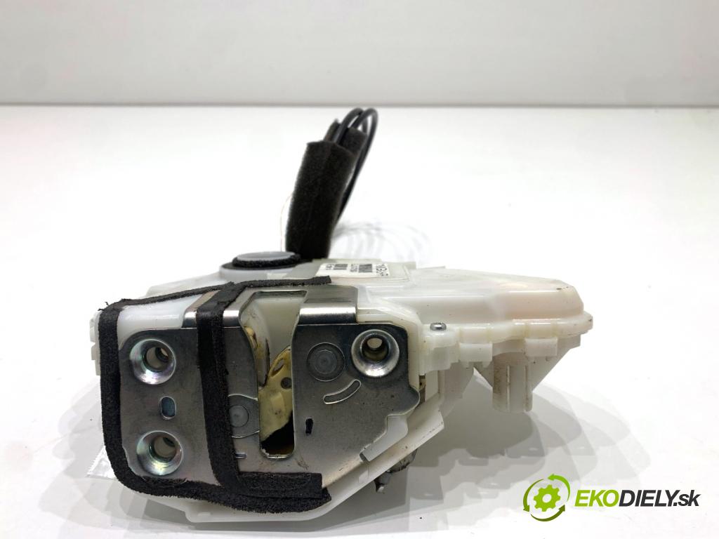 HONDA CR-V III SUV 2009 103 kW 2.2 i-CTDi 4WD (RE6) 2204 zámok Dvere ľavy predný 72151-SWA-G1