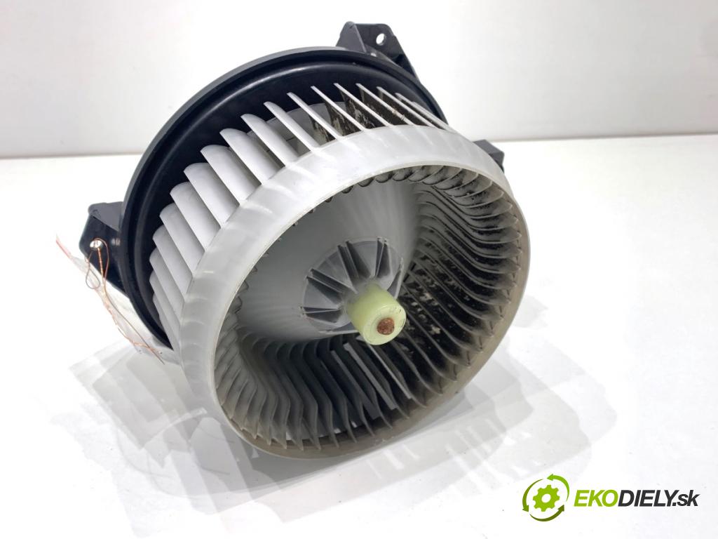 HONDA CR-V III SUV 2009 103 kW 2.2 i-CTDi 4WD (RE6) 2204 ventilátor kúrenia AV5061
