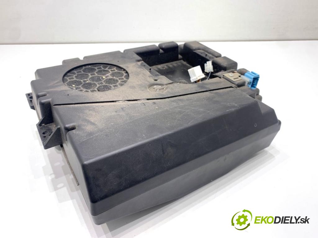 HONDA CR-V III SUV 2009 103 kW 2.2 i-CTDi 4WD (RE6) 2204 subwoofer TS-X2502ZH (Audio zariadenie)