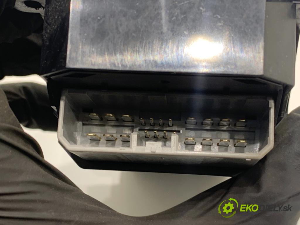 HONDA CR-V III SUV 2009 103 kW 2.2 i-CTDi 4WD (RE6) 2204 Prepínač okien 35750-SWA-G011-M2 (Prepínacie páčky pod volantom)