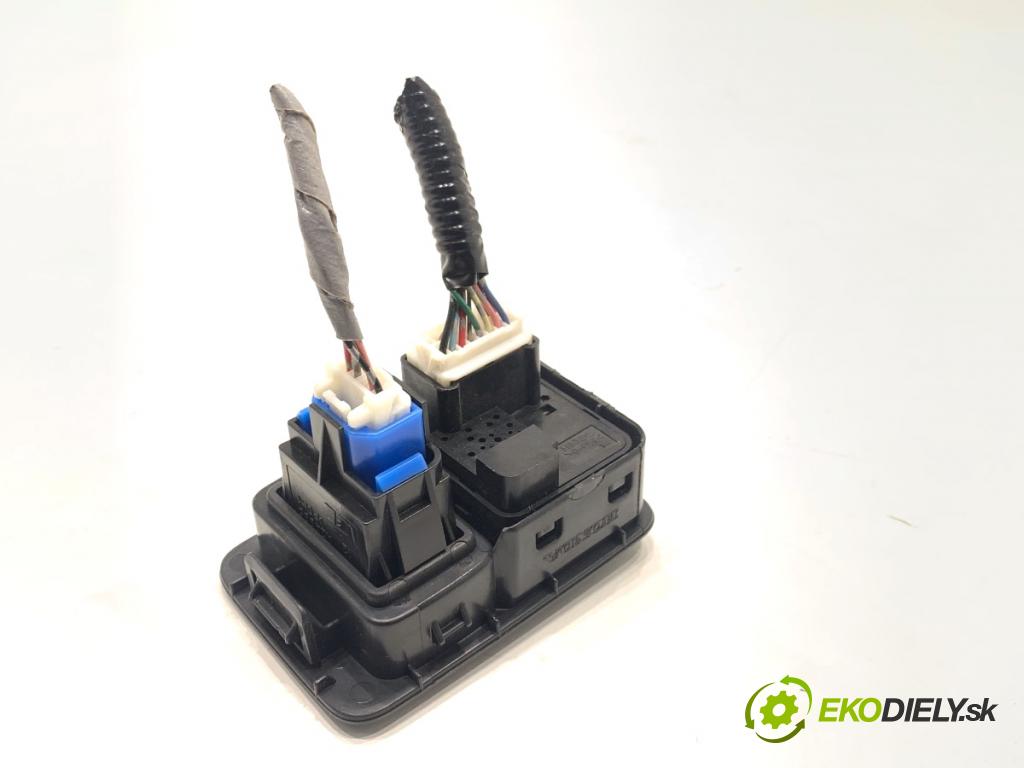 HONDA CR-V III SUV 2009 103 kW 2.2 i-CTDi 4WD (RE6) 2204 Prepínač nastavenia spätných zrkadiel  (Prepínacie páčky pod volantom)