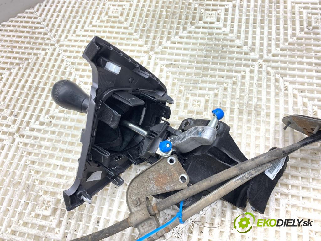 HONDA CR-V III SUV 2009 103 kW 2.2 i-CTDi 4WD (RE6) 2204 Kulisa  (Rýchlostná páka (kulisa))