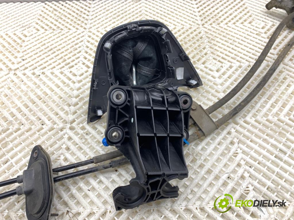 HONDA CR-V III SUV 2009 103 kW 2.2 i-CTDi 4WD (RE6) 2204 Kulisa  (Rýchlostná páka (kulisa))