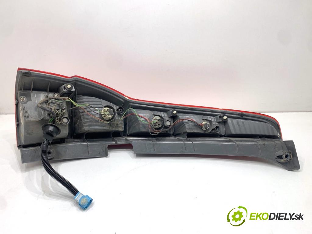 HONDA CR-V III SUV 2009 103 kW 2.2 i-CTDi 4WD (RE6) 2204 Svetlo pravy zad